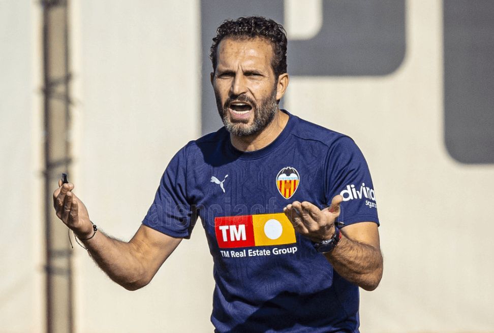  Baraja, el último entrenador de Peter Lim hasta la fecha