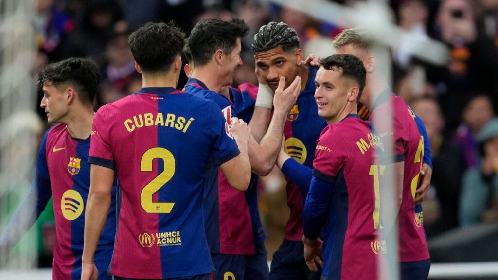  Los jugadores del FC Barcelona celebrando un gol ante la Real Sociedad (Fuente: EFE)
