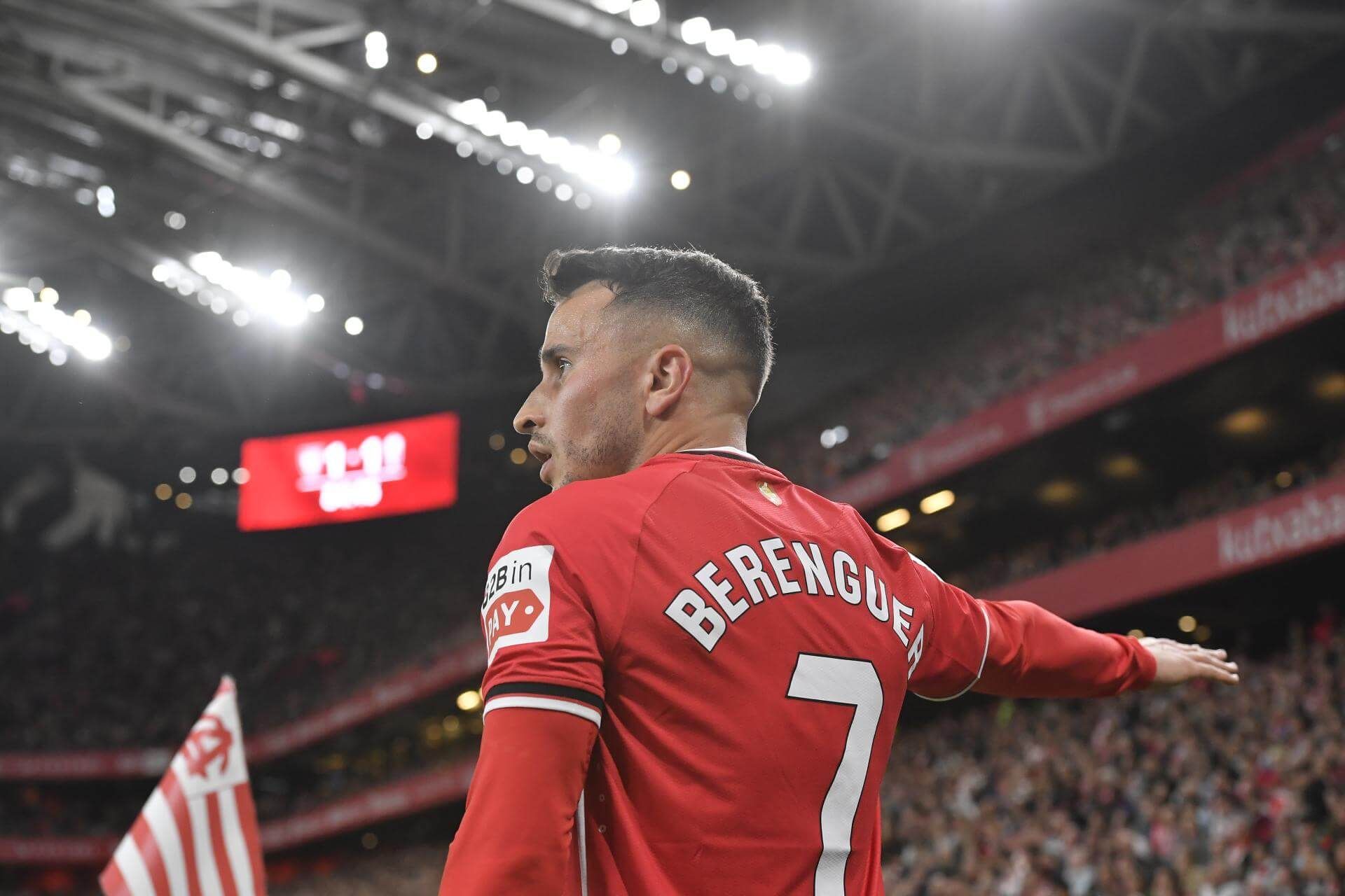 Córner de Alex Berenguer ante el Granada en San Mamés.