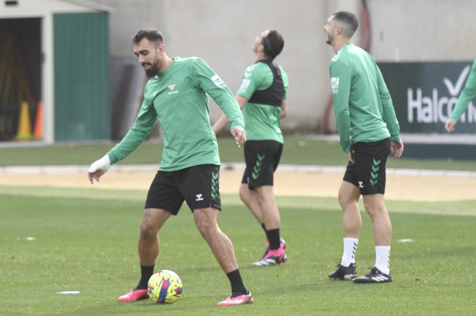 Borja Iglesias, en un entrenamiento