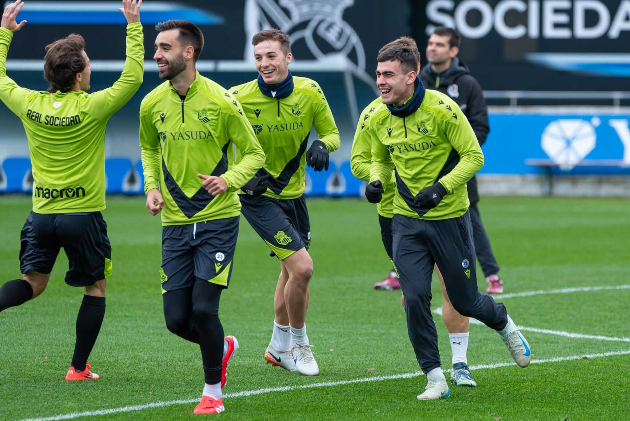  Brais, Pacheco y Barrenetxea en un entrenamiento de la Real Sociedad.