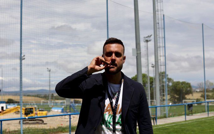 Cala celebra su ascenso con el Atlético Sanluqueño.