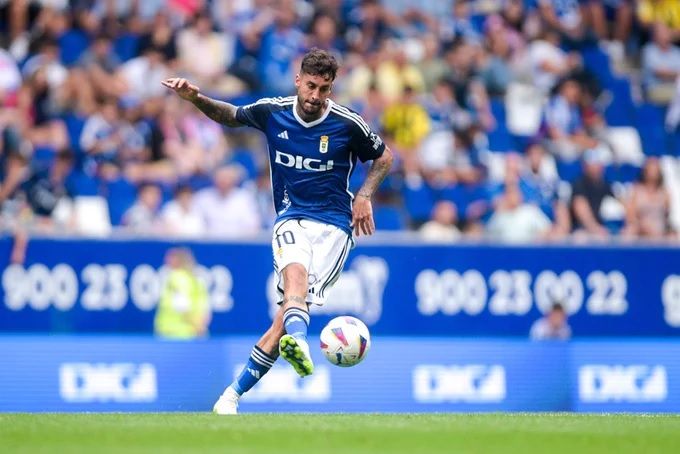 Camarasa en el duelo ante el Racing de Ferrol (Foto: LALIGA).