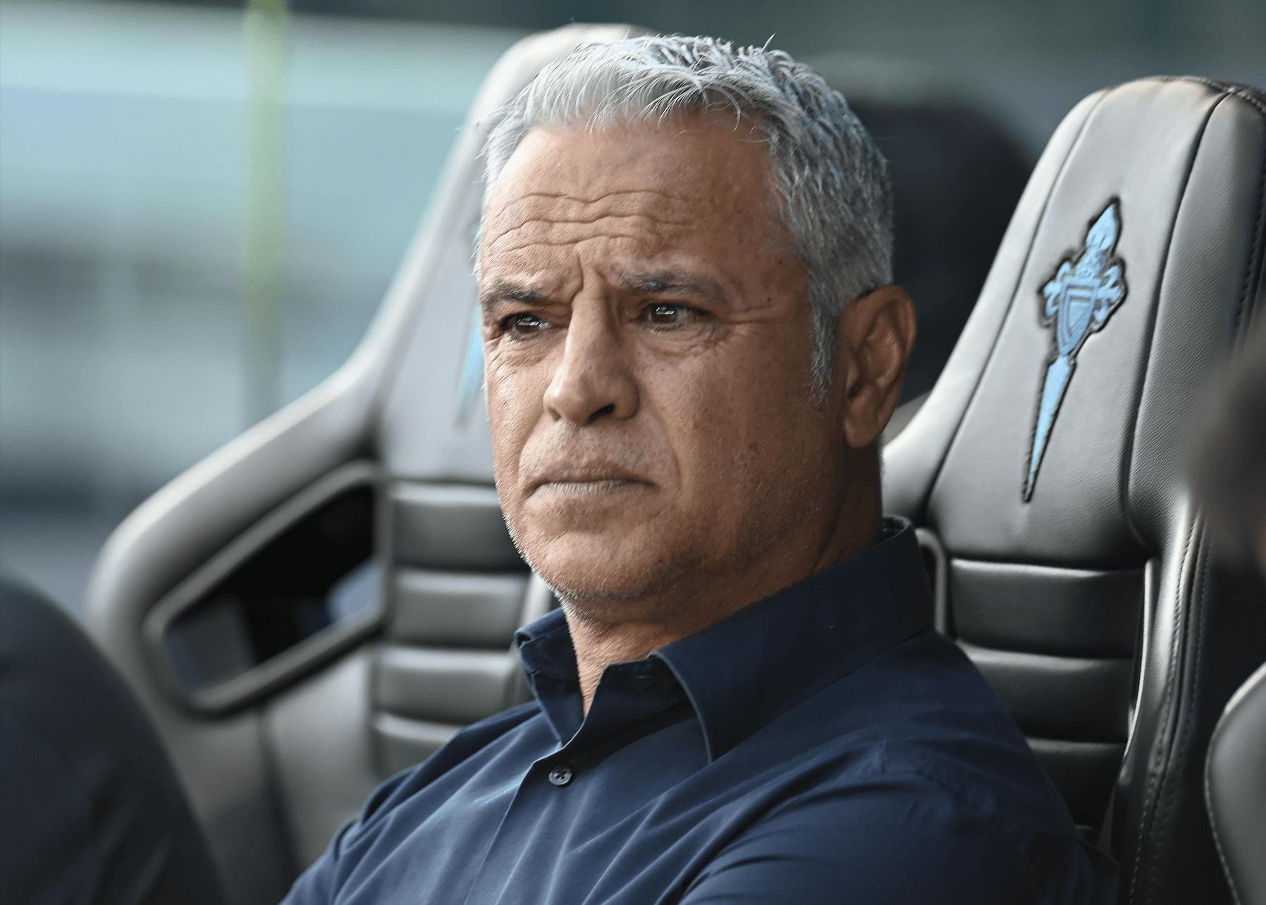 Sergio Pellicer, en el banquillo de balaídos.