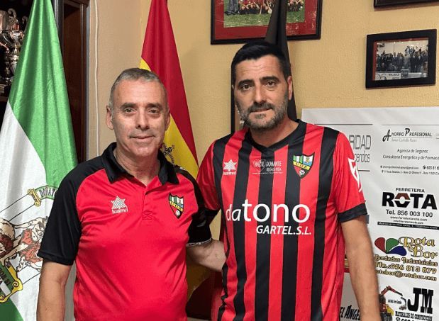 Dani Güiza con la camiseta de la UD Roteña