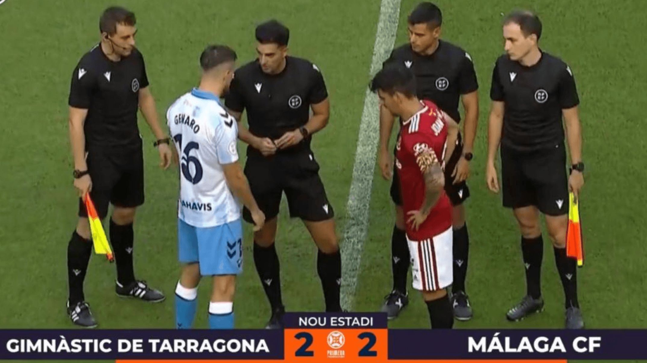 Eder Mallo Fernández habla con Genaro en el Nàstic - Málaga del pasado 22 de junio. (RFEF)