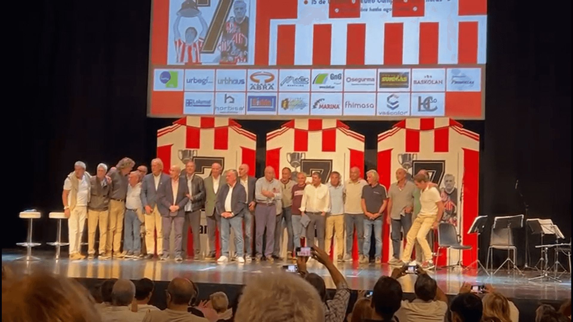  Homenaje a Dani Ruiz-Bazán por los 50 años de su debut con el Athletic Club.