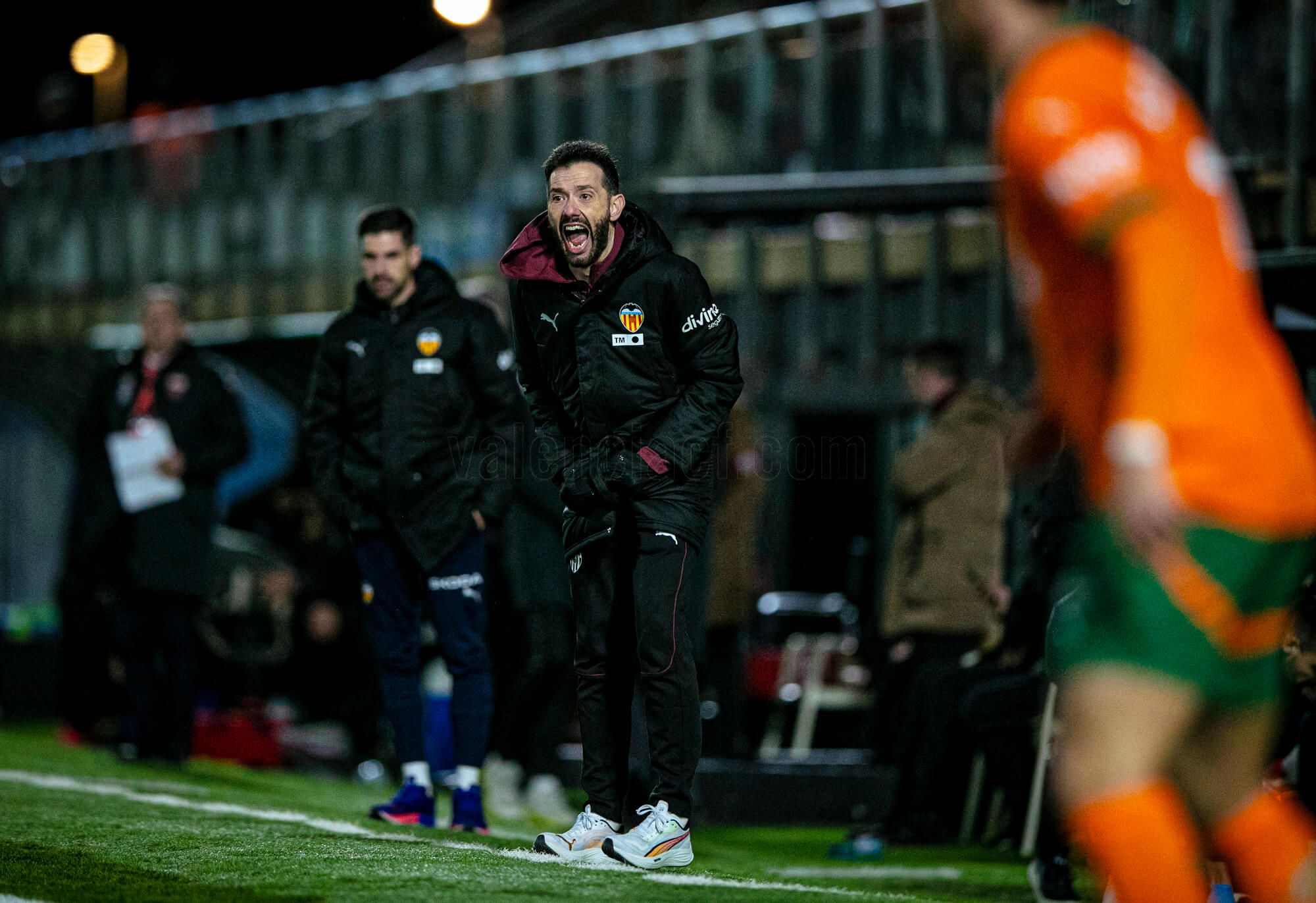 Carlos Corberán, ante el CD Eldense.