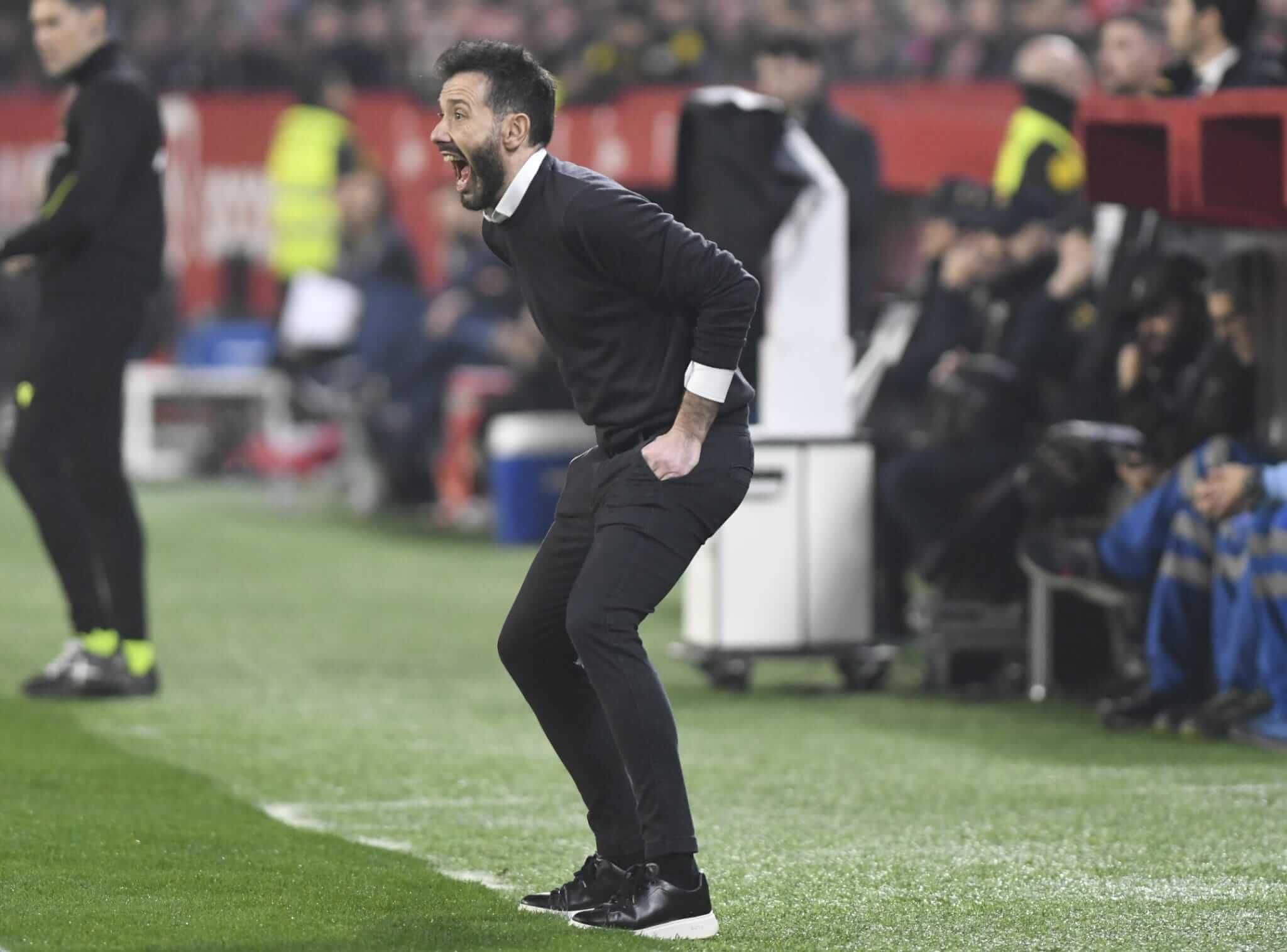  Carlos Corberán, ante el Sevilla FC.