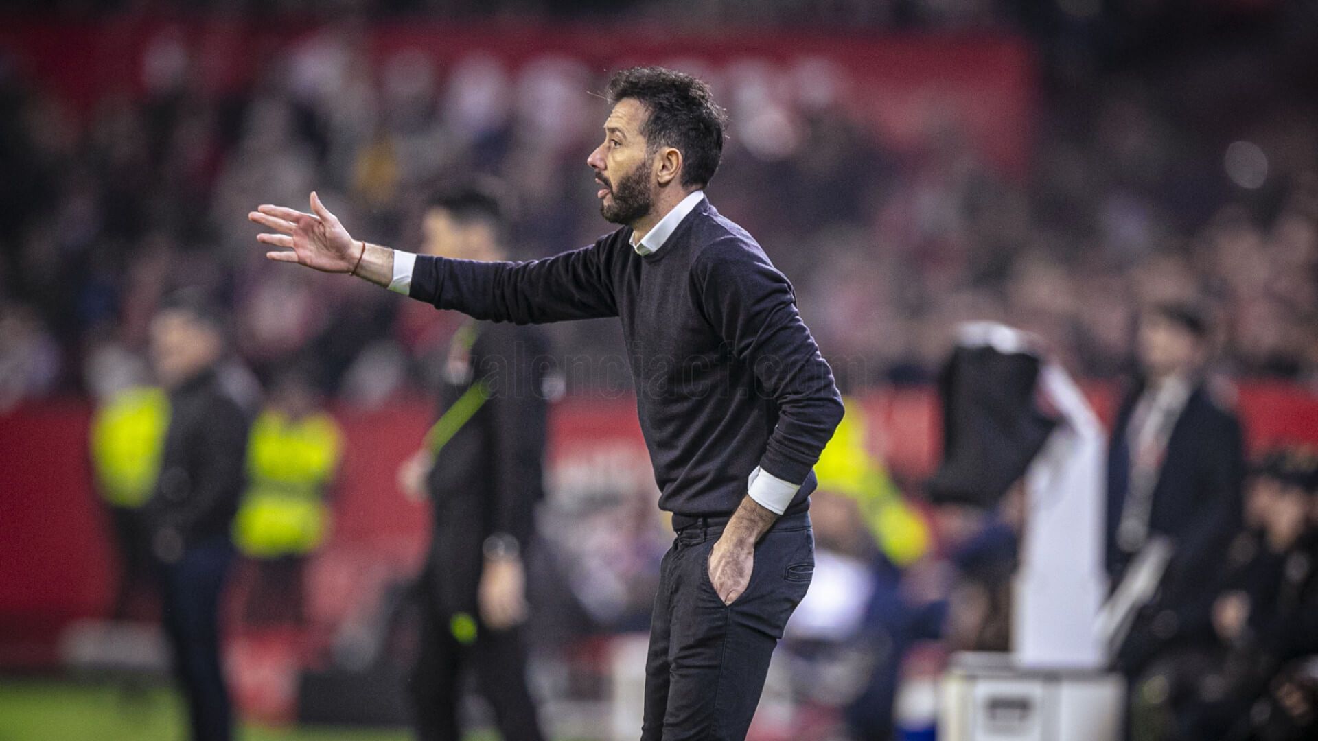  Carlos Corberán, ante el Sevilla FC.