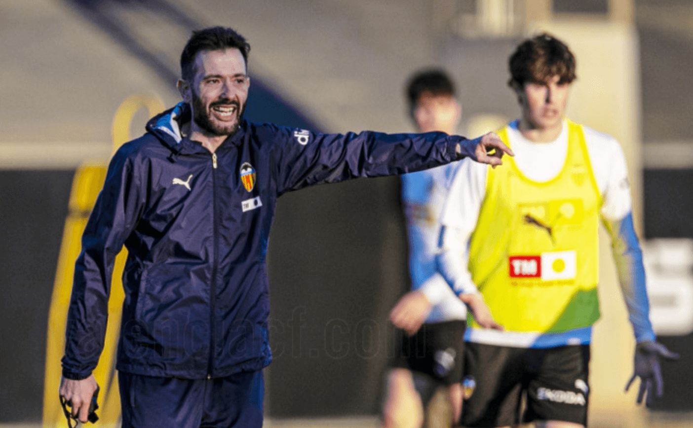  Carlos Corberán llamó a filas a José Luis Gayà