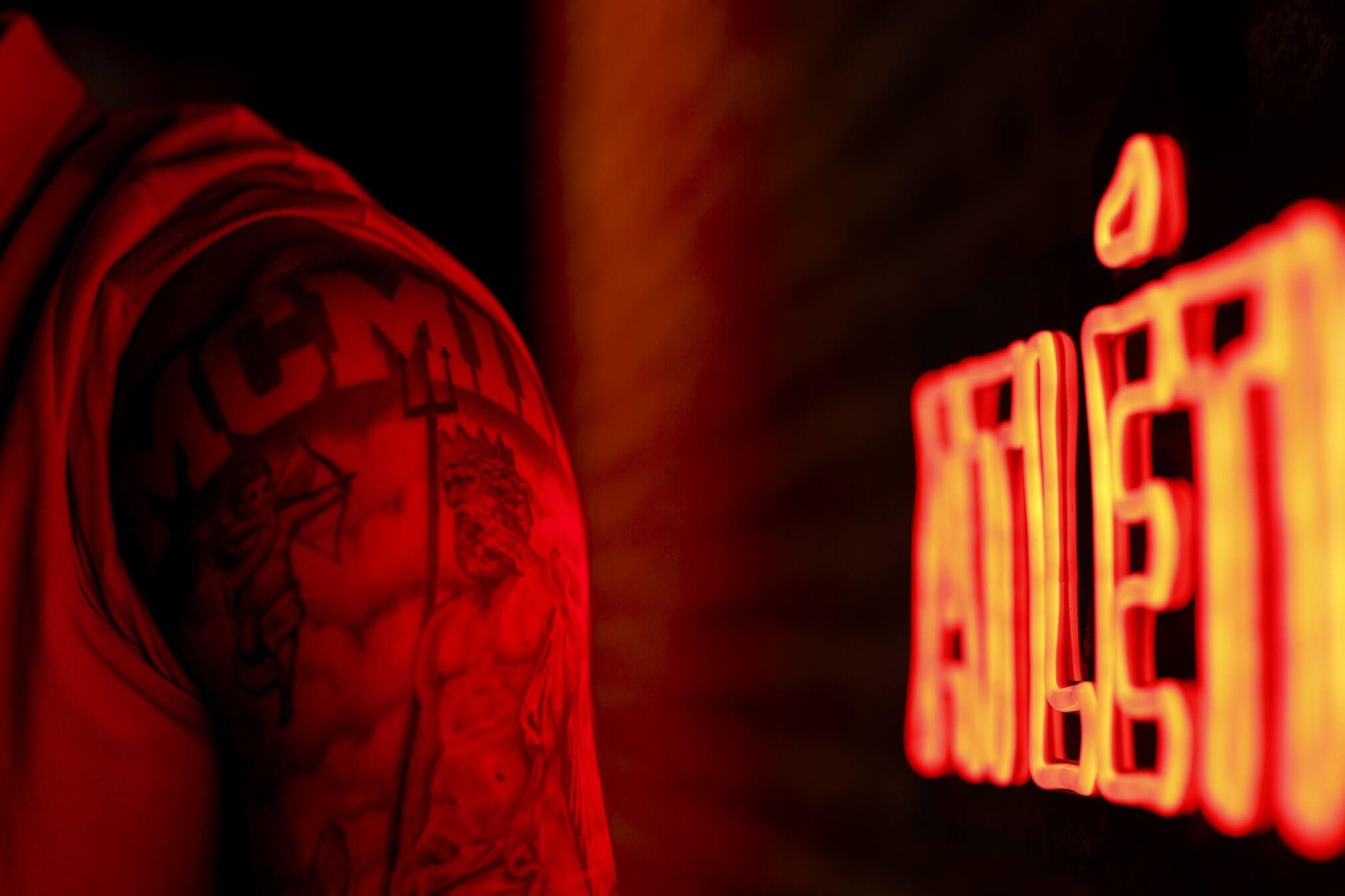 Los tatuajes de Carlos Martín del Atlético de Madrid.