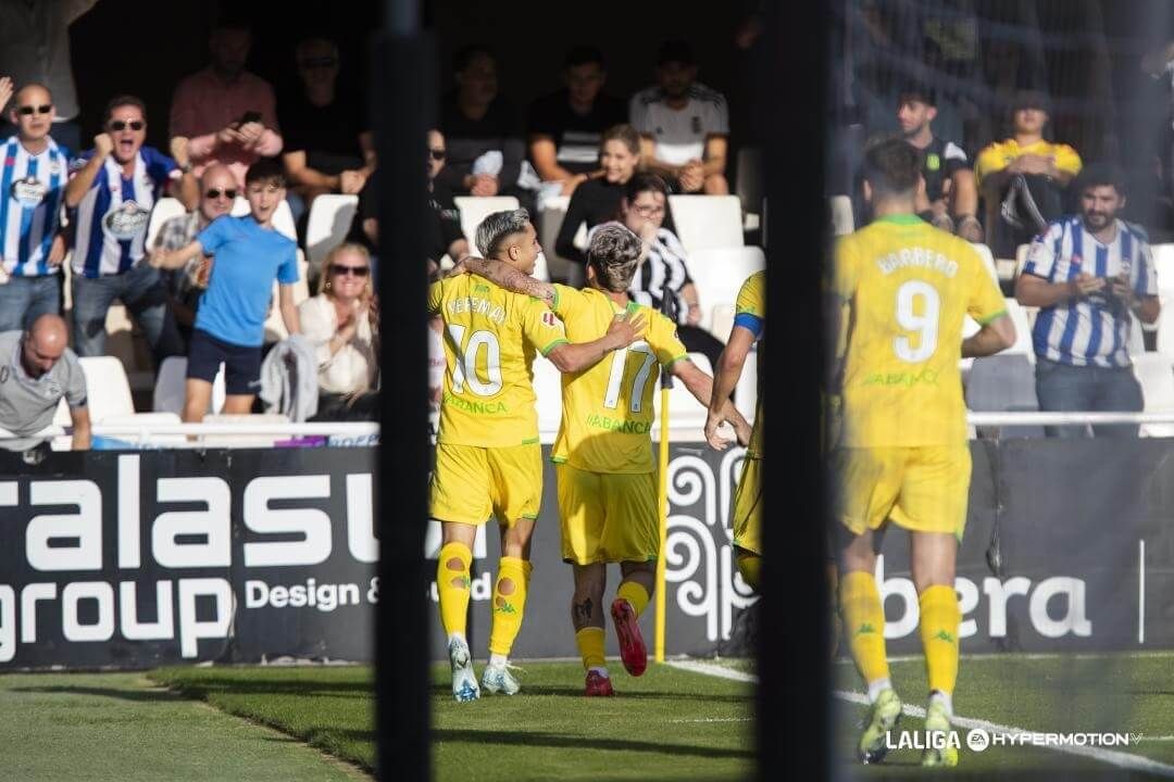 Los jugadores del Dépor celebran el gol de Yeremay.