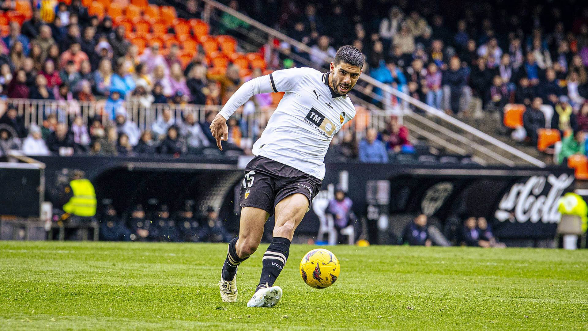 Cenk Özkacar, en el Valencia CF - Getafe CF (Foto:VCF).