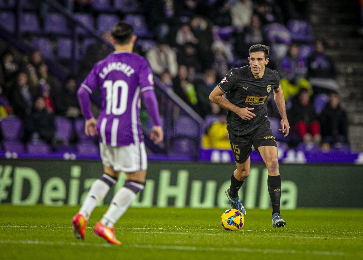 César Tárrega, ante el Real Valladolid.