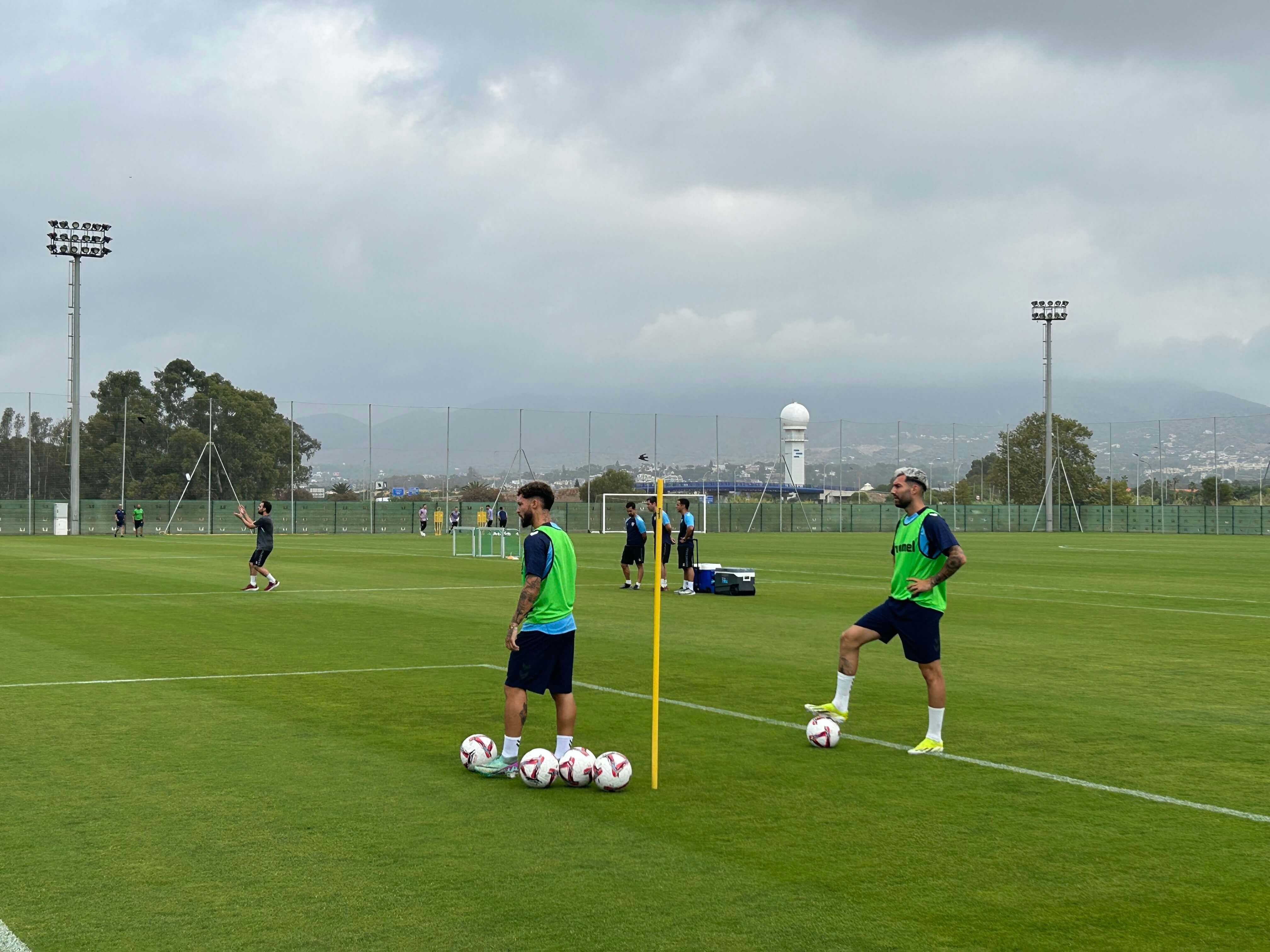  Dani Sánchez y Álex Pastor, atentos al ejercicio.