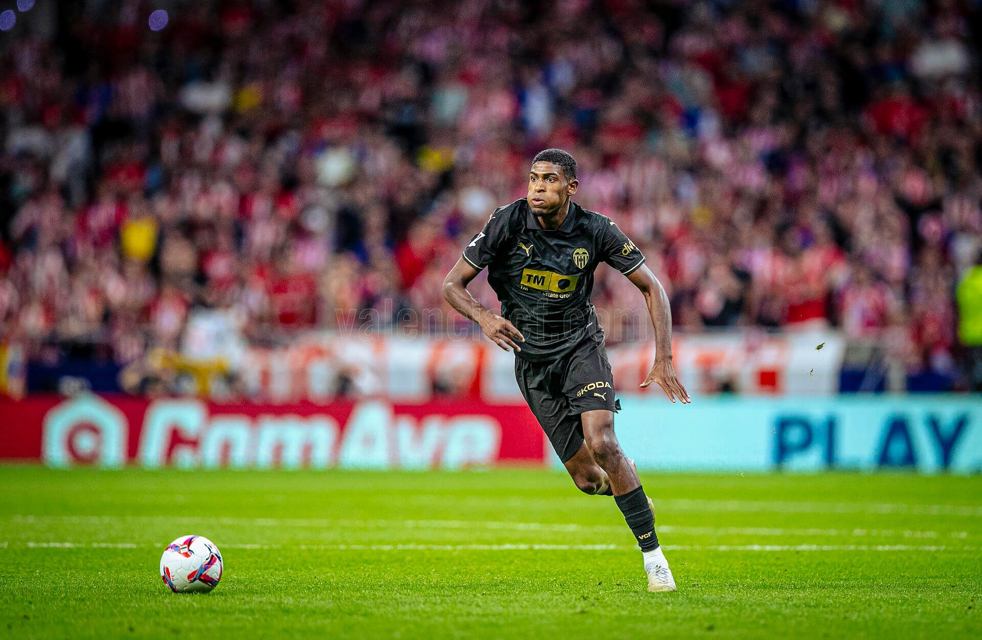 Cristhian Mosquera, ante el Atlético de Madrid.