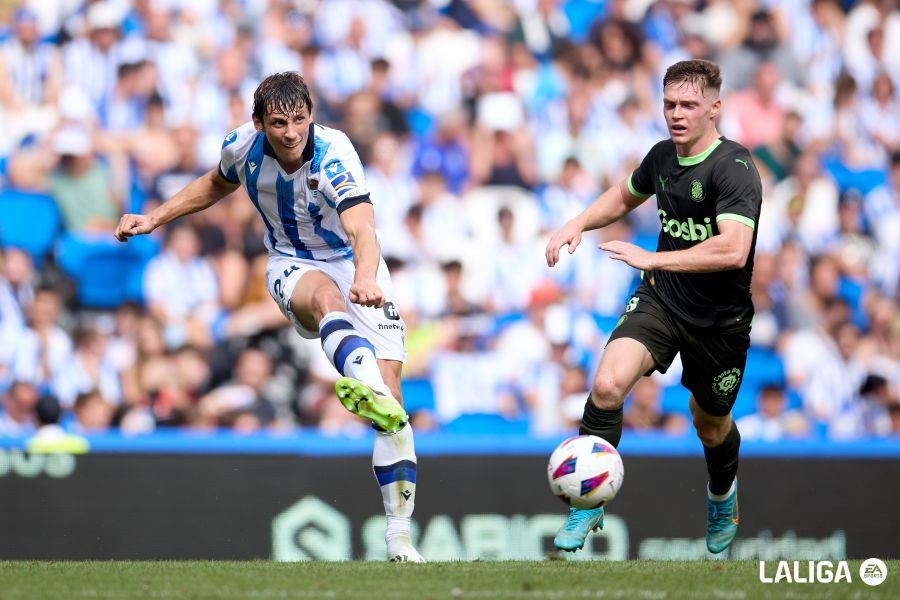  Robin Le Normand, en el Real Sociedad - Girona.
