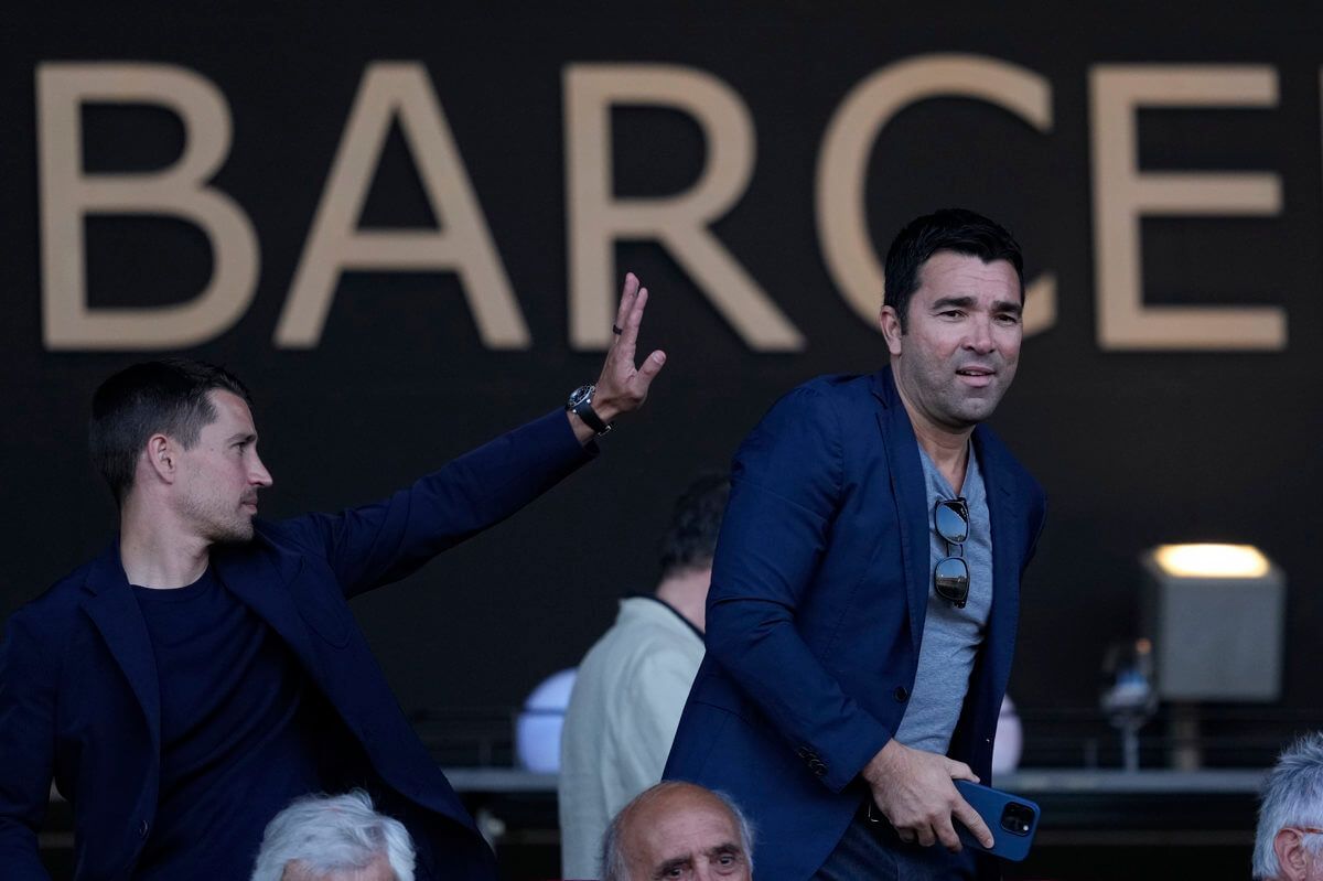  Deco, en el palco de Montjuïc durante el Barcelona-Athletic.