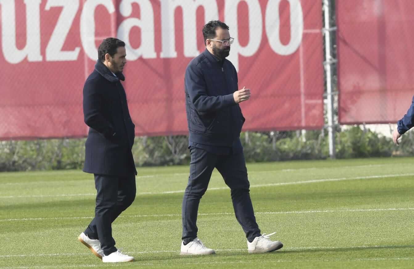  Del Nido Carrasco y Víctor Orta, en el entrenamiento del viernes.