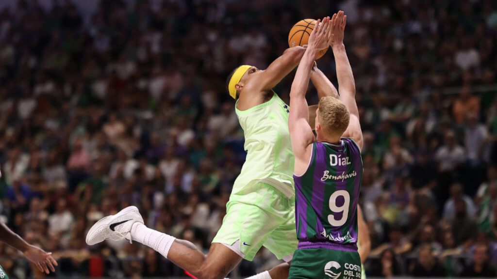  Alberto Díaz en el partido contra el Barça (Cordon Press)