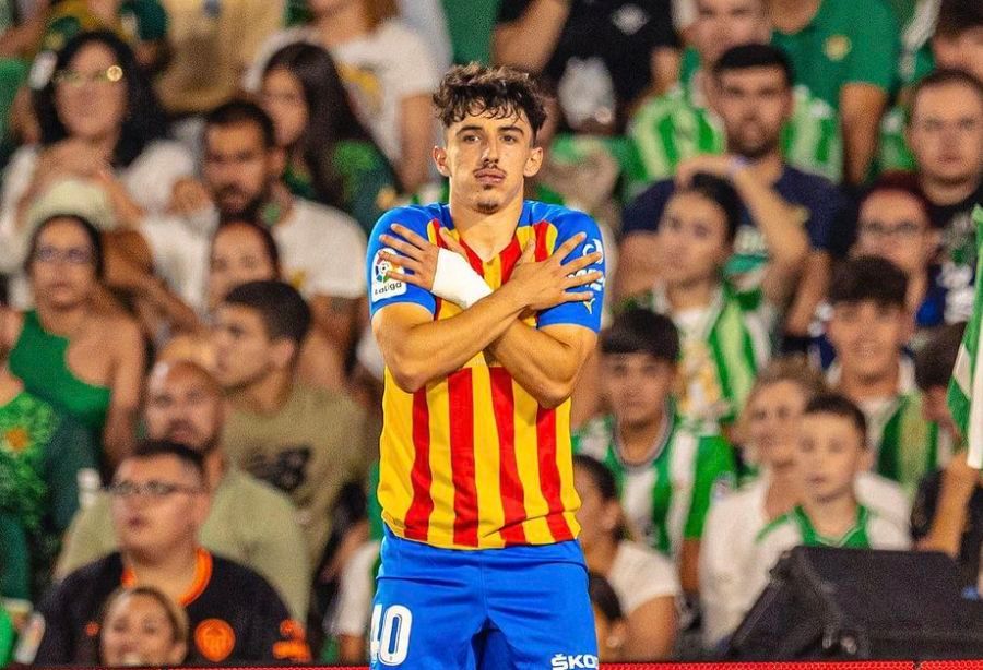  Diego López marca ante el Betis