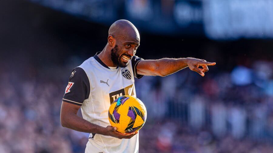 Dimitri Foulquier, Diego López y Tárrega, los jugadores que el Valencia CF quiere atar ya