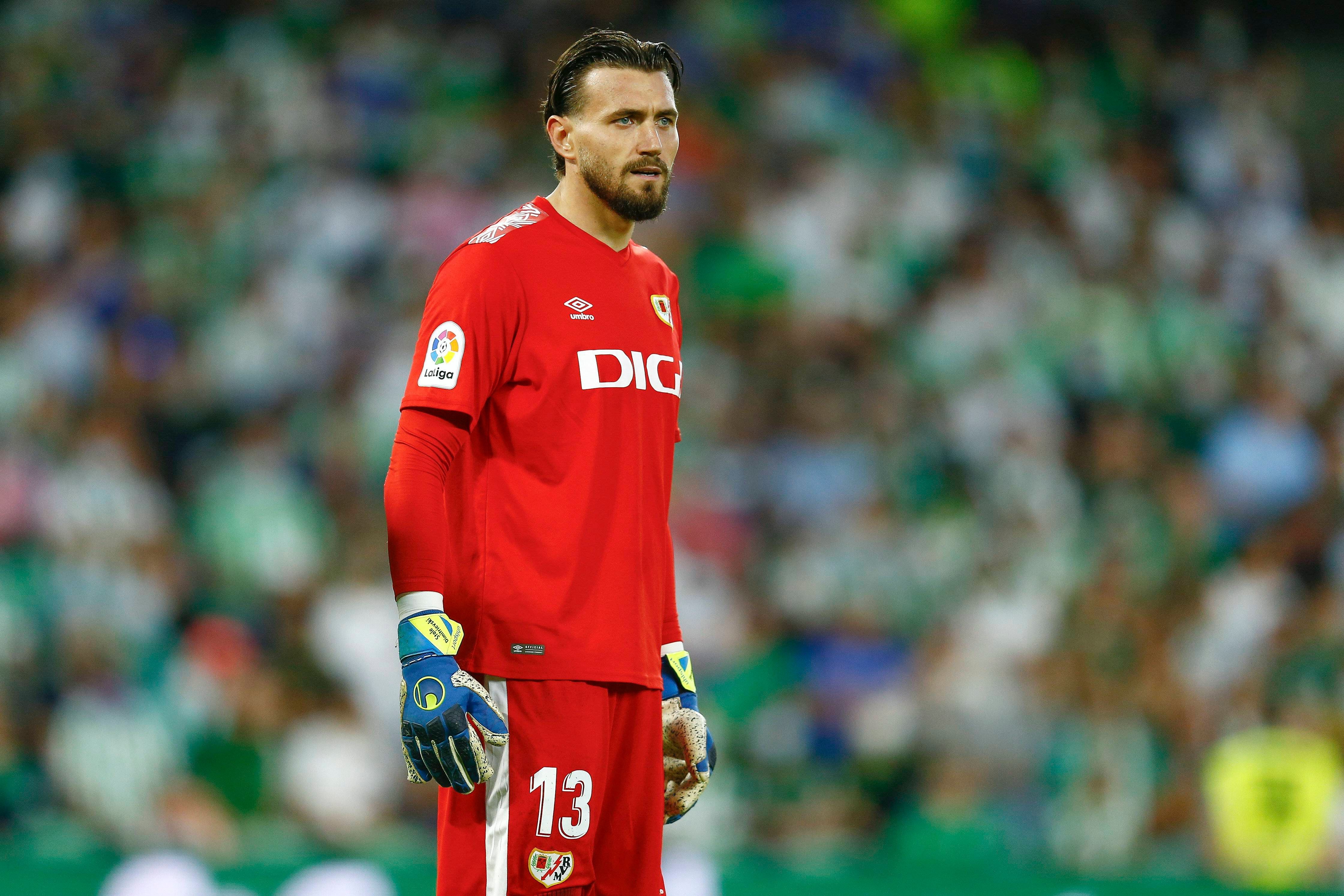  Dimitrievski, en un partido con el Rayo Vallecano.