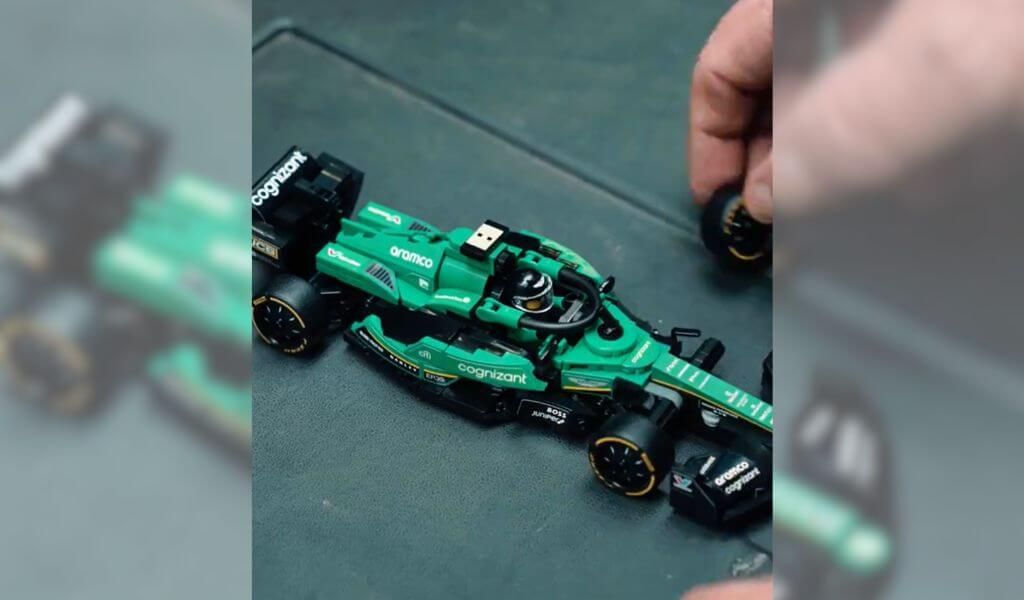 El LEGO de Aston Martin (@AstonMartinF1)