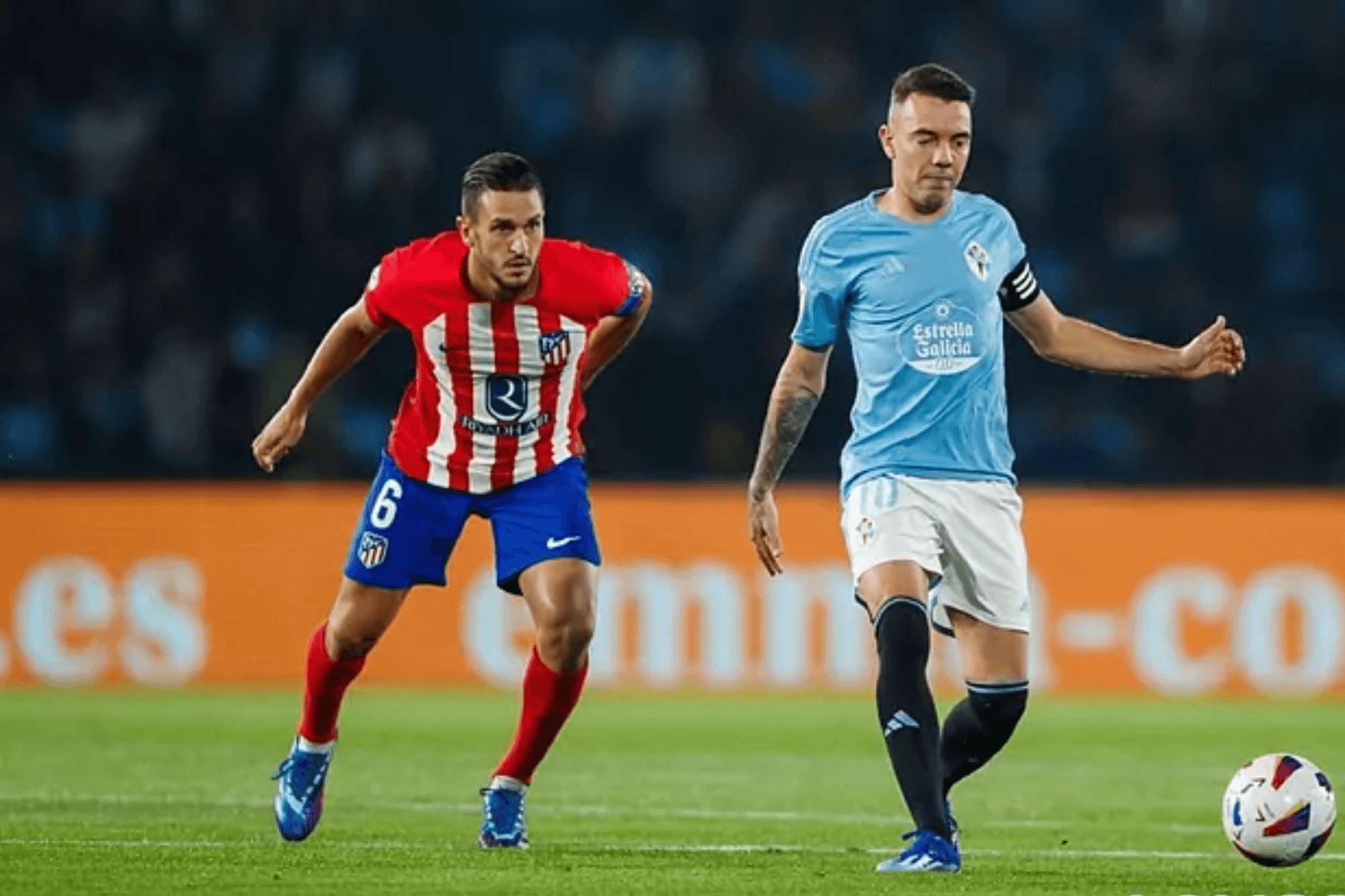 Iago Aspas ante Koke.