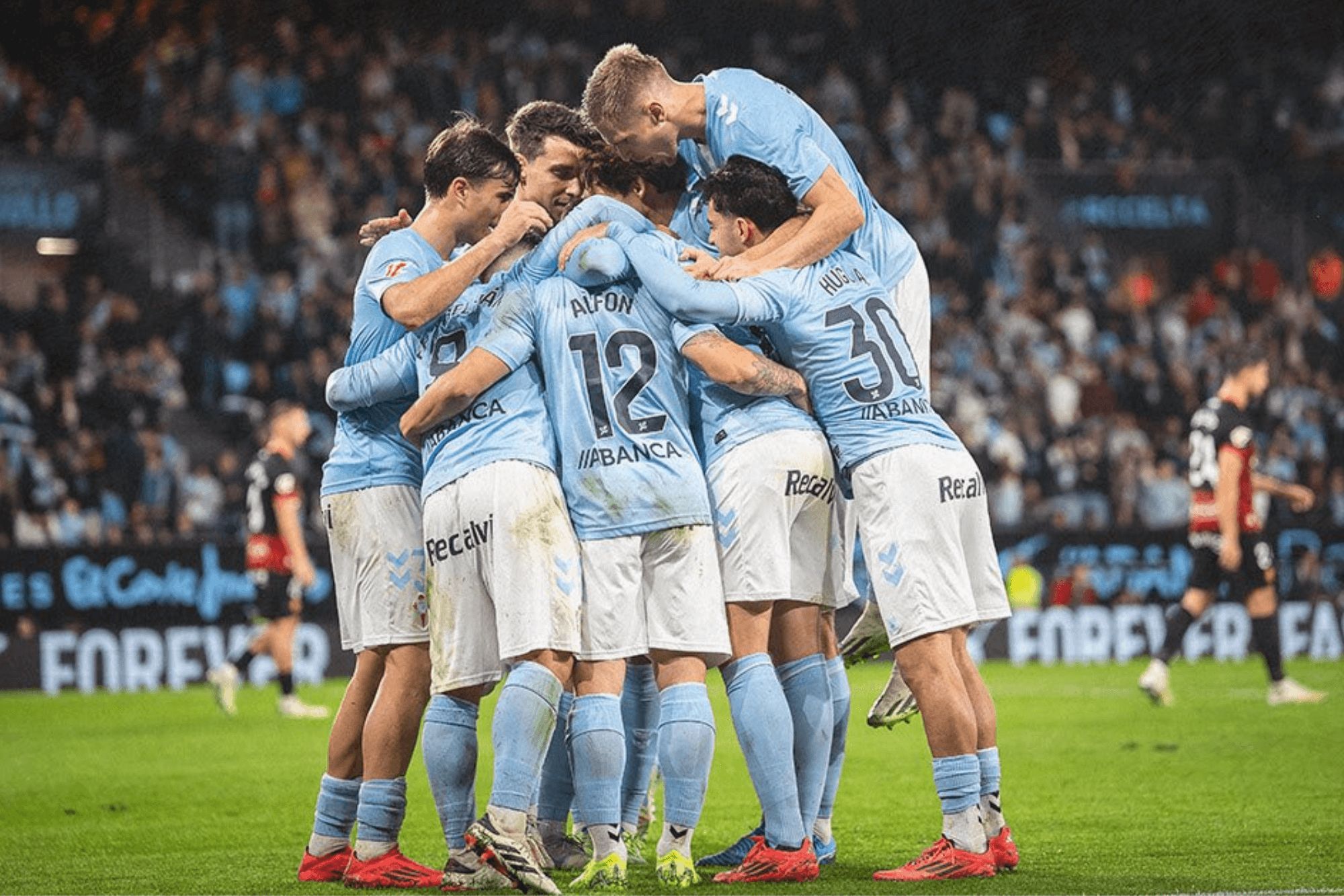Los jugadores del Celta celebran un gol ante el Mallorca.