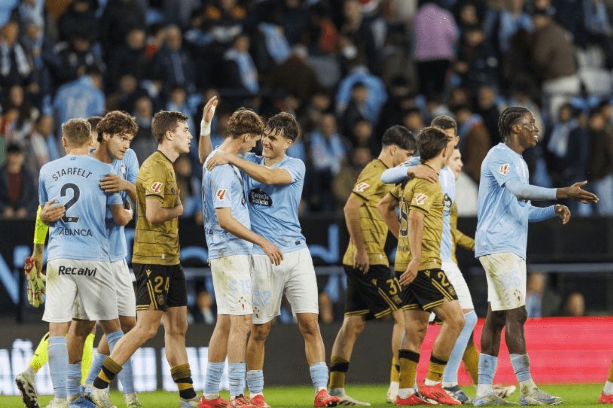  Los jugadores del Celta celebrando la victoria ante la Real.