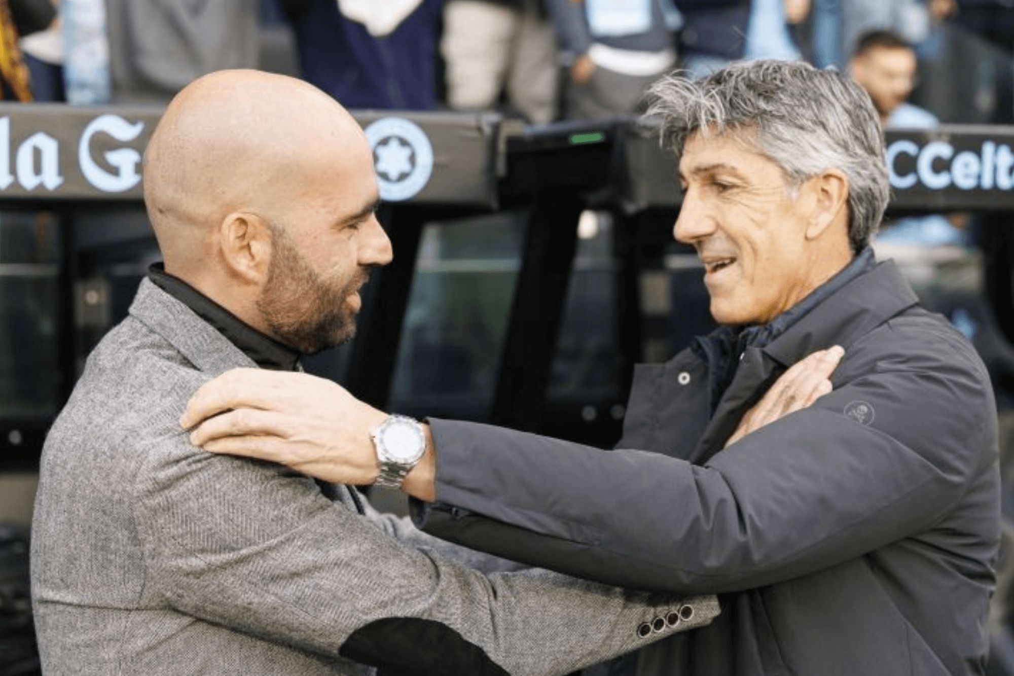  Claudio Giráldez saluda a Imanol Alguacil.