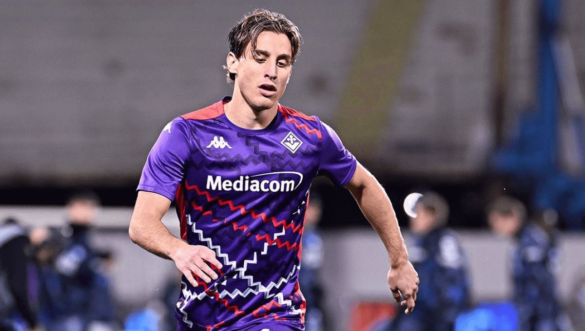  Edoardo Bove, en el calentamiento previo al Fiorentina-Inter.