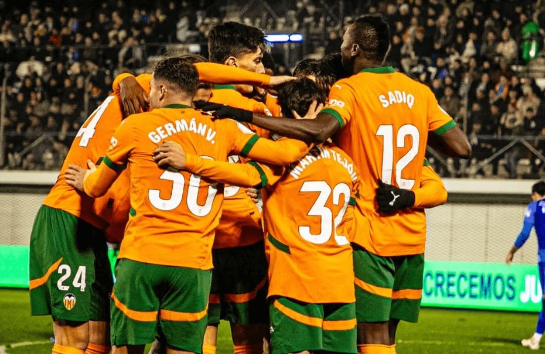 El equipo celebra un gol en Ourense.
