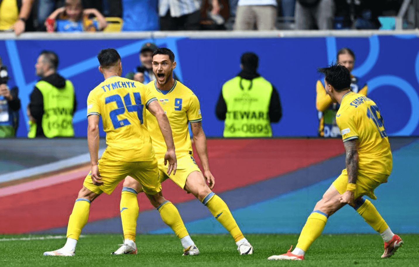 El golazo de Roman Yaremchuk a Eslovaquia (Foto: UEFA).