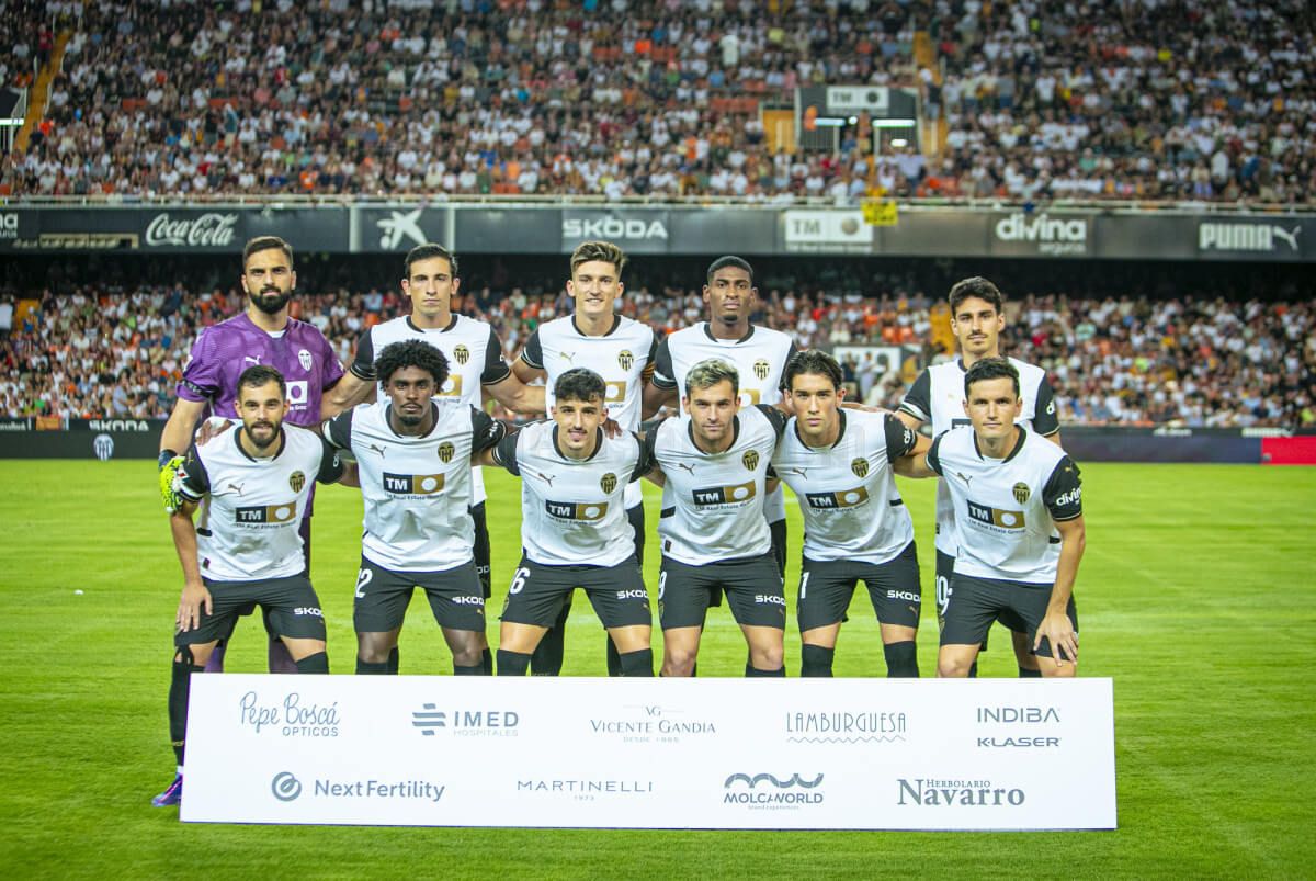 El once titular del Valencia CF ante el Villarreal CF.