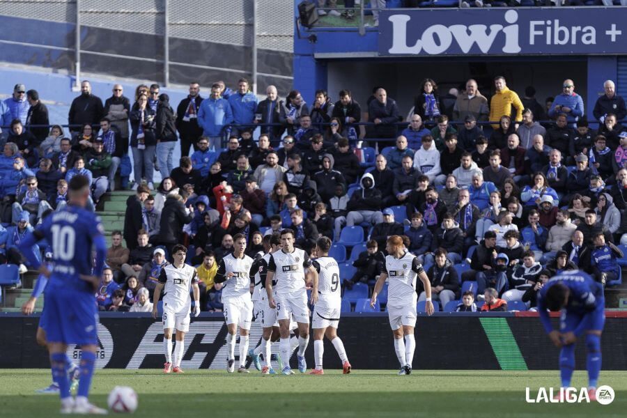  El primer gol de Enzo Barrenechea con el Valencia CF.