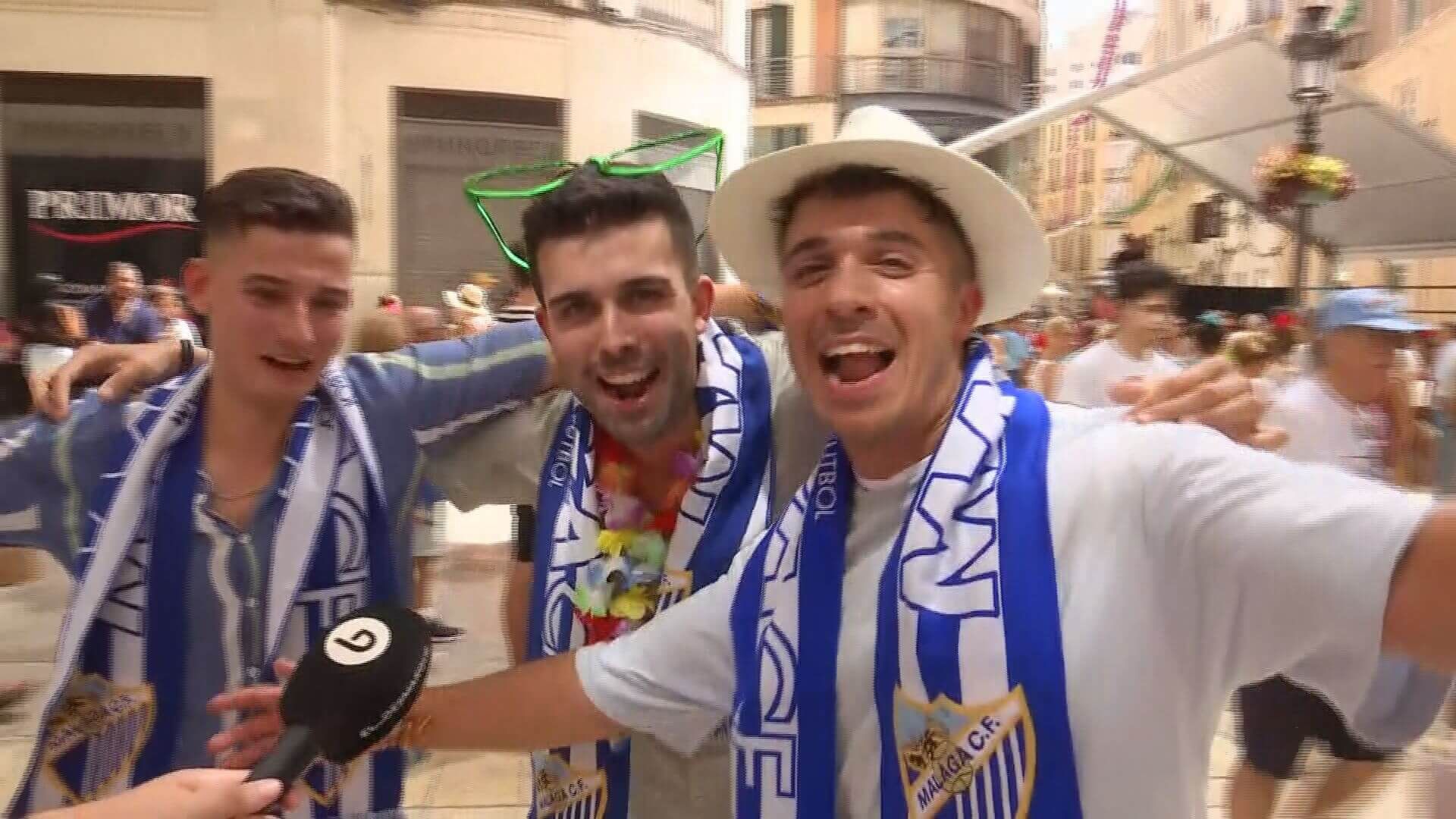  Aficionados del Málaga, antes de recibir al Mirandés