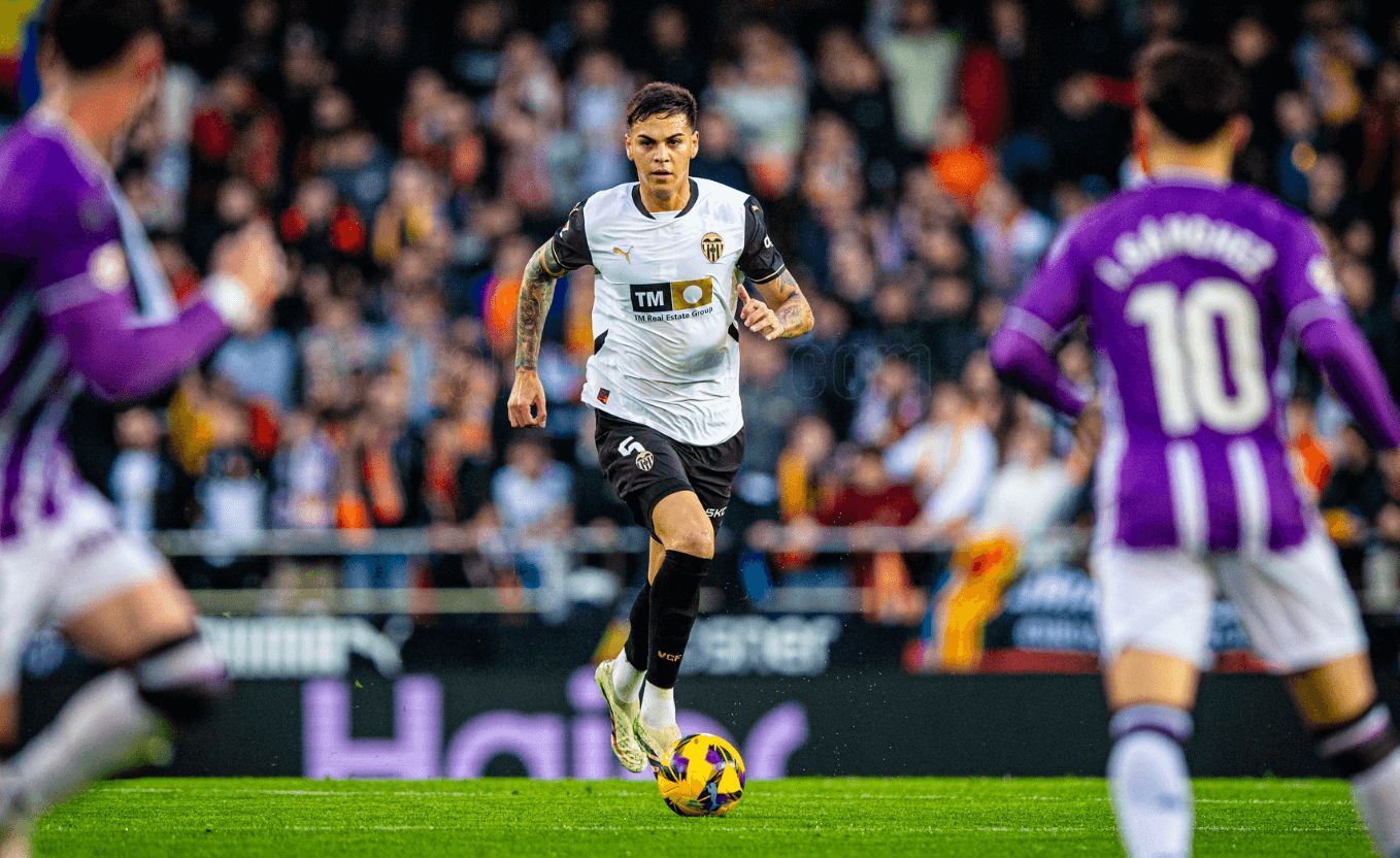  Enzo Barrenechea ante el Real Valladolid