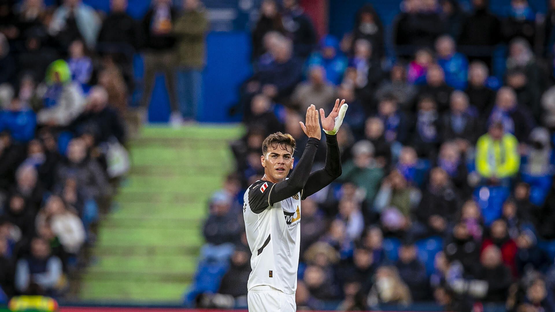 Enzo Barrenechea, ante el Getafe CF.