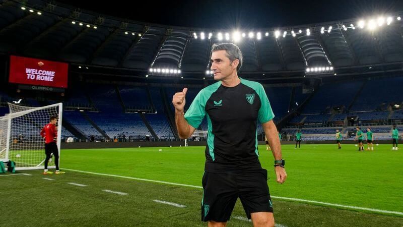  Ernesto Valverde, durante un entrenamiento de su equipo en el Estadio Olímpico de Roma.