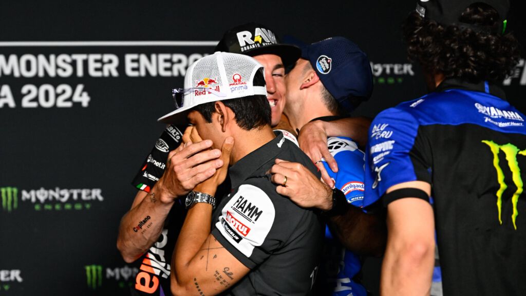  Jorge Martín y Aleix Espargaró, durante esta temporada de MotoGP.