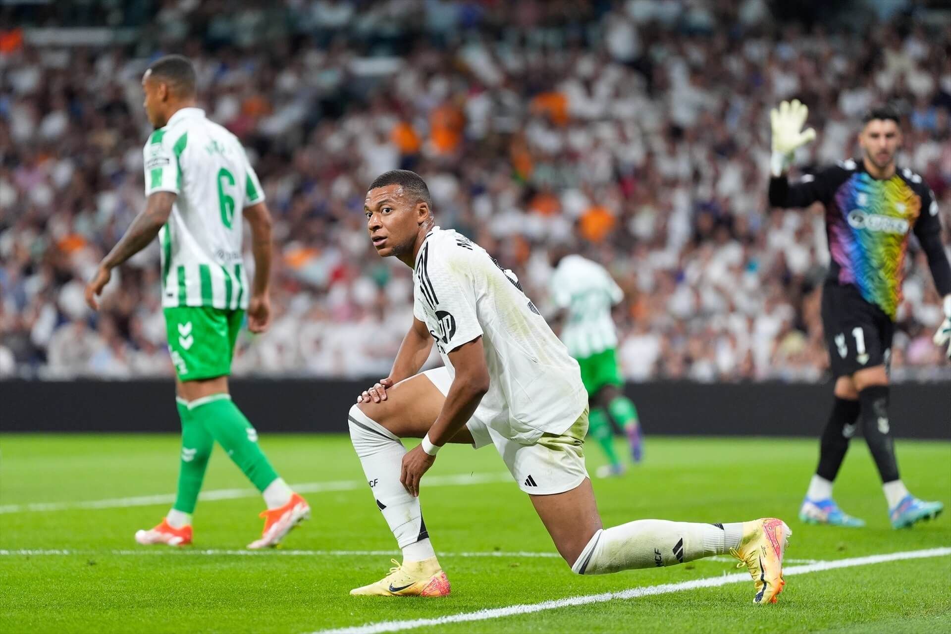 Kilyan Mbappé se lamenta de una ocasión fallida