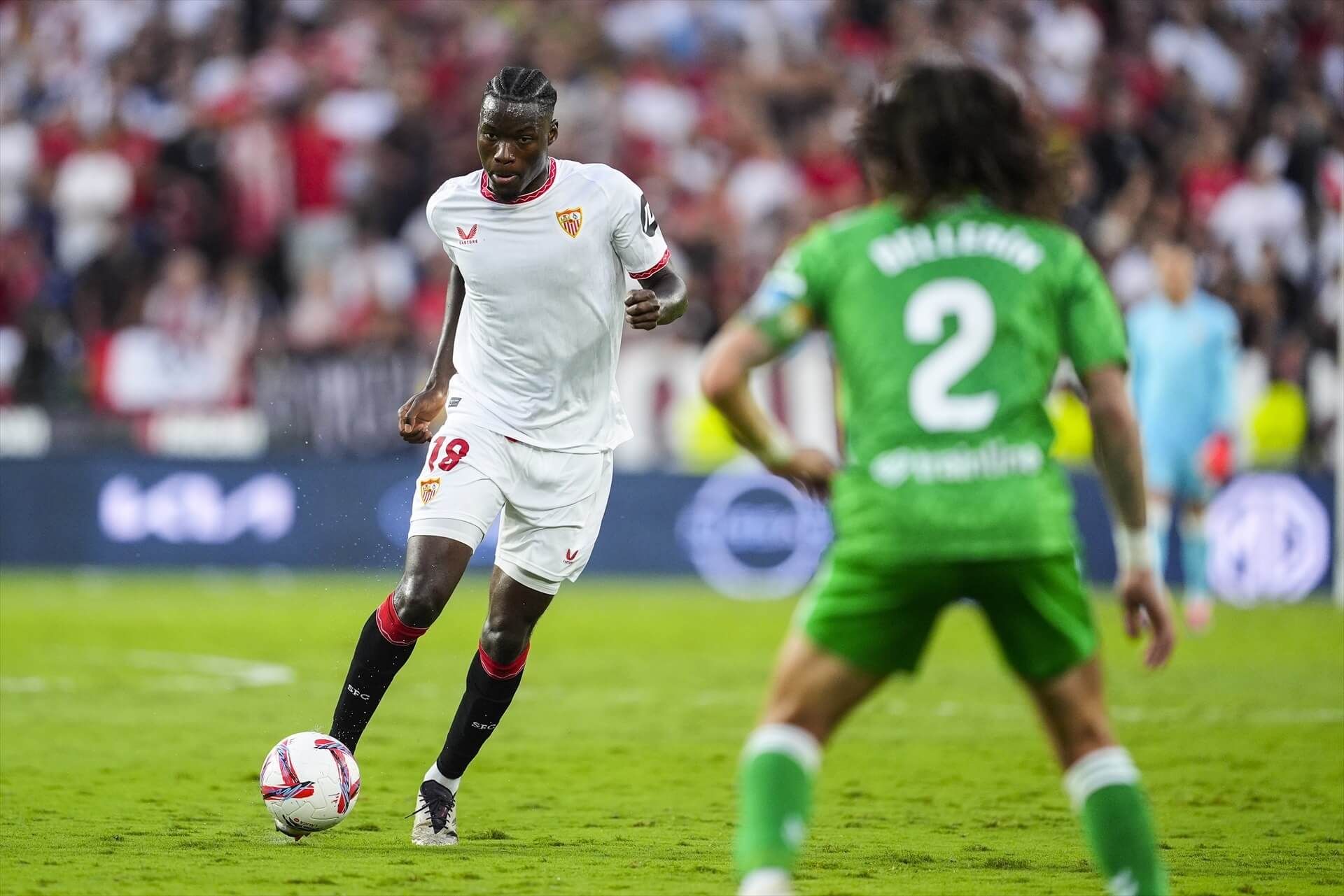  Agoumé, en el Sevilla - Betis