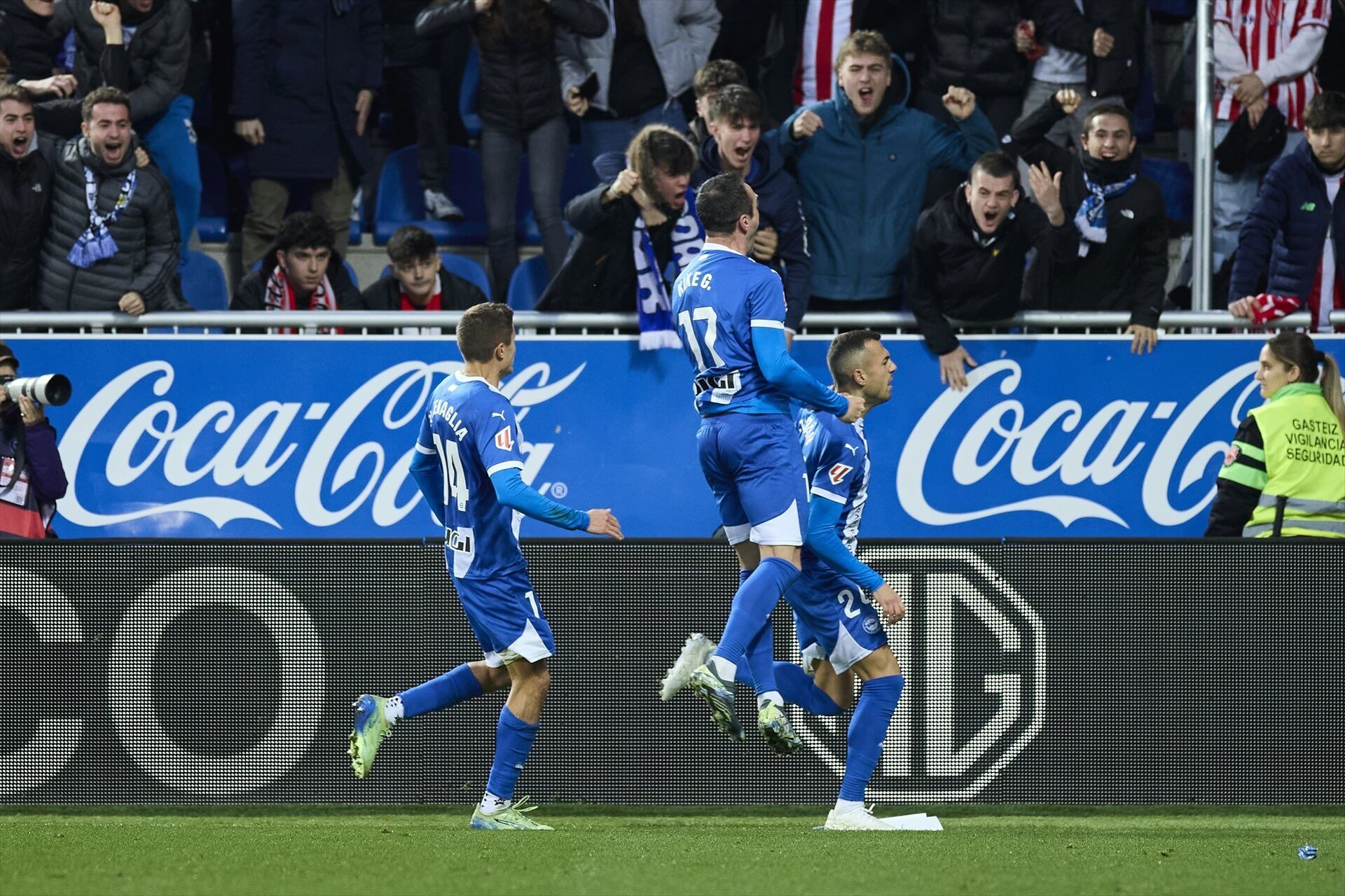 Joan Jordán celebra su gol en el Alavés-Athletic Club (Foto: AFP7 / Europa Press).