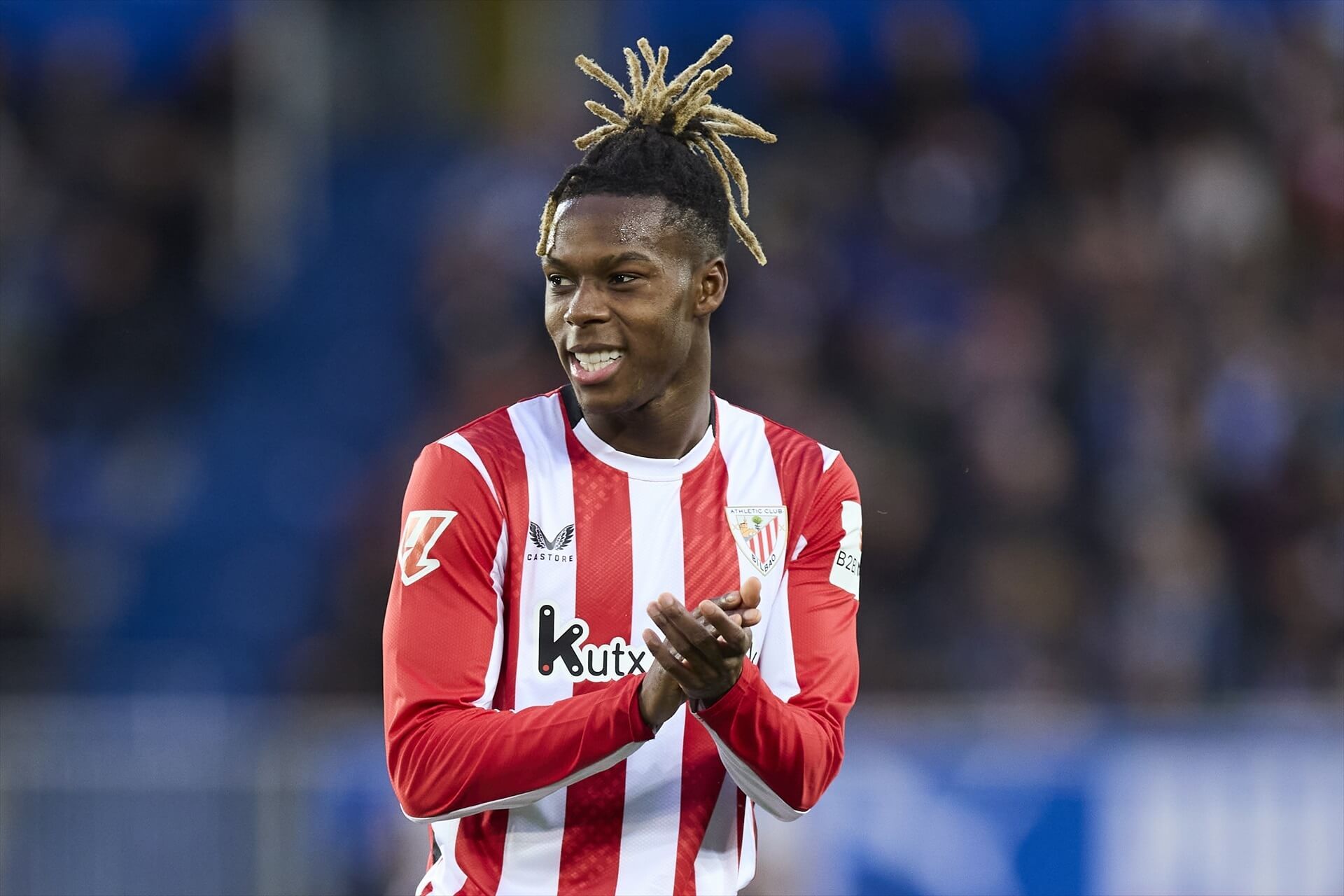  Nico Williams aplaude en un partido del Athletic Club (FOTO: Europa Press).