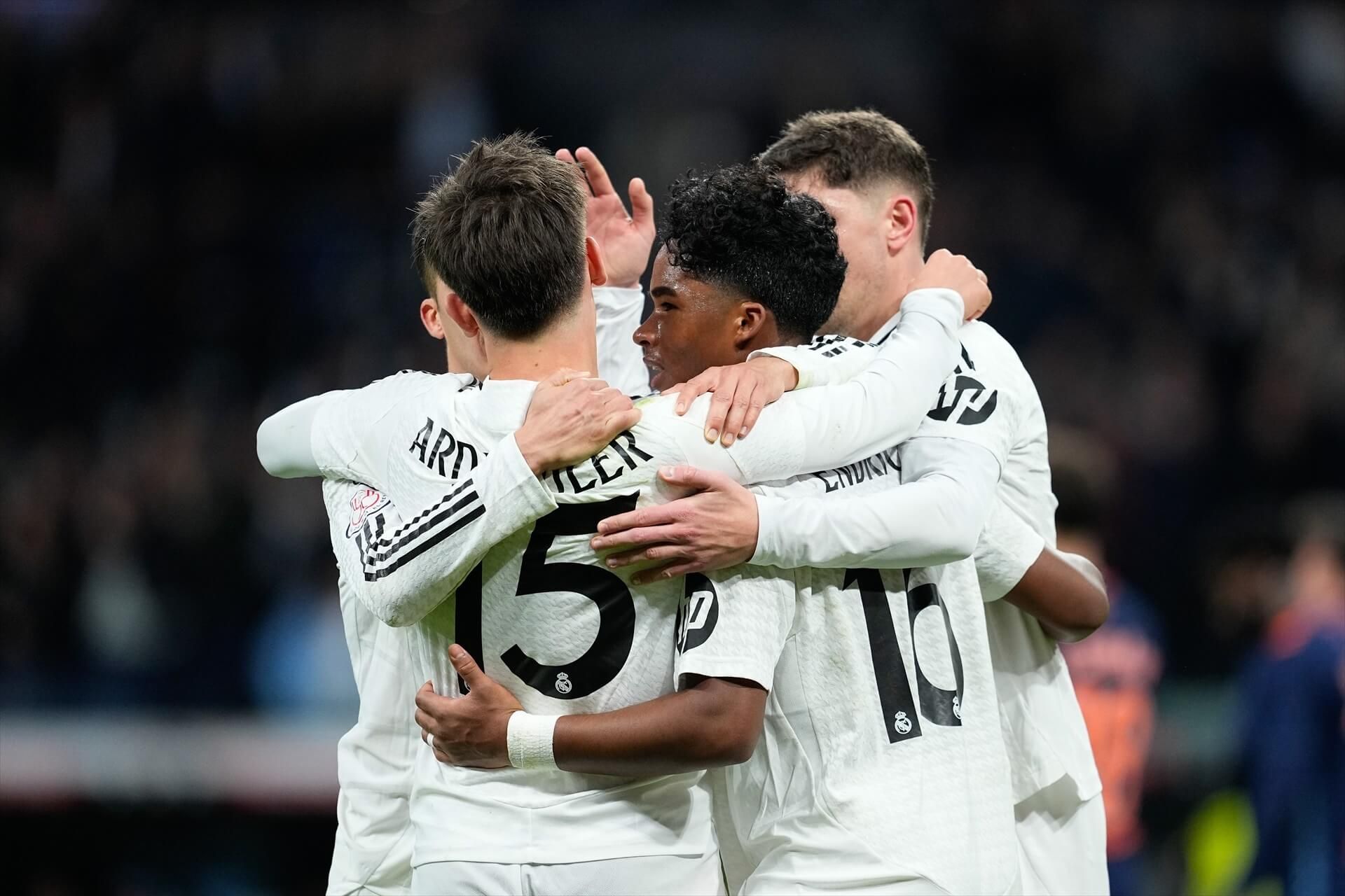 Los jugadores del Real Madrid celebrando un gol ante el Celta