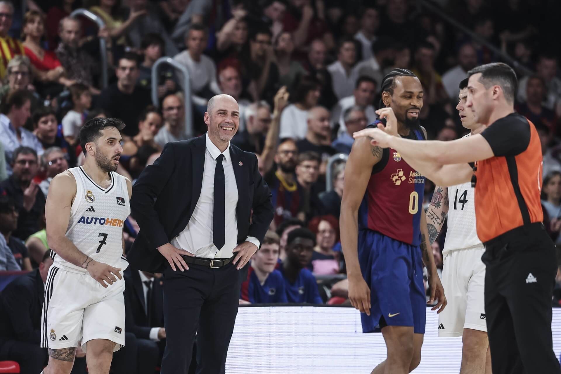  Joan Peñarroya en el Barcelona - Real Madrid