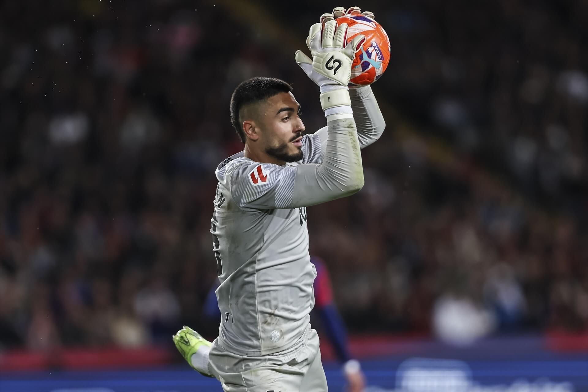  Leo Román, en el partido ante el FC Barcelona (FOTO: Cordón Press).